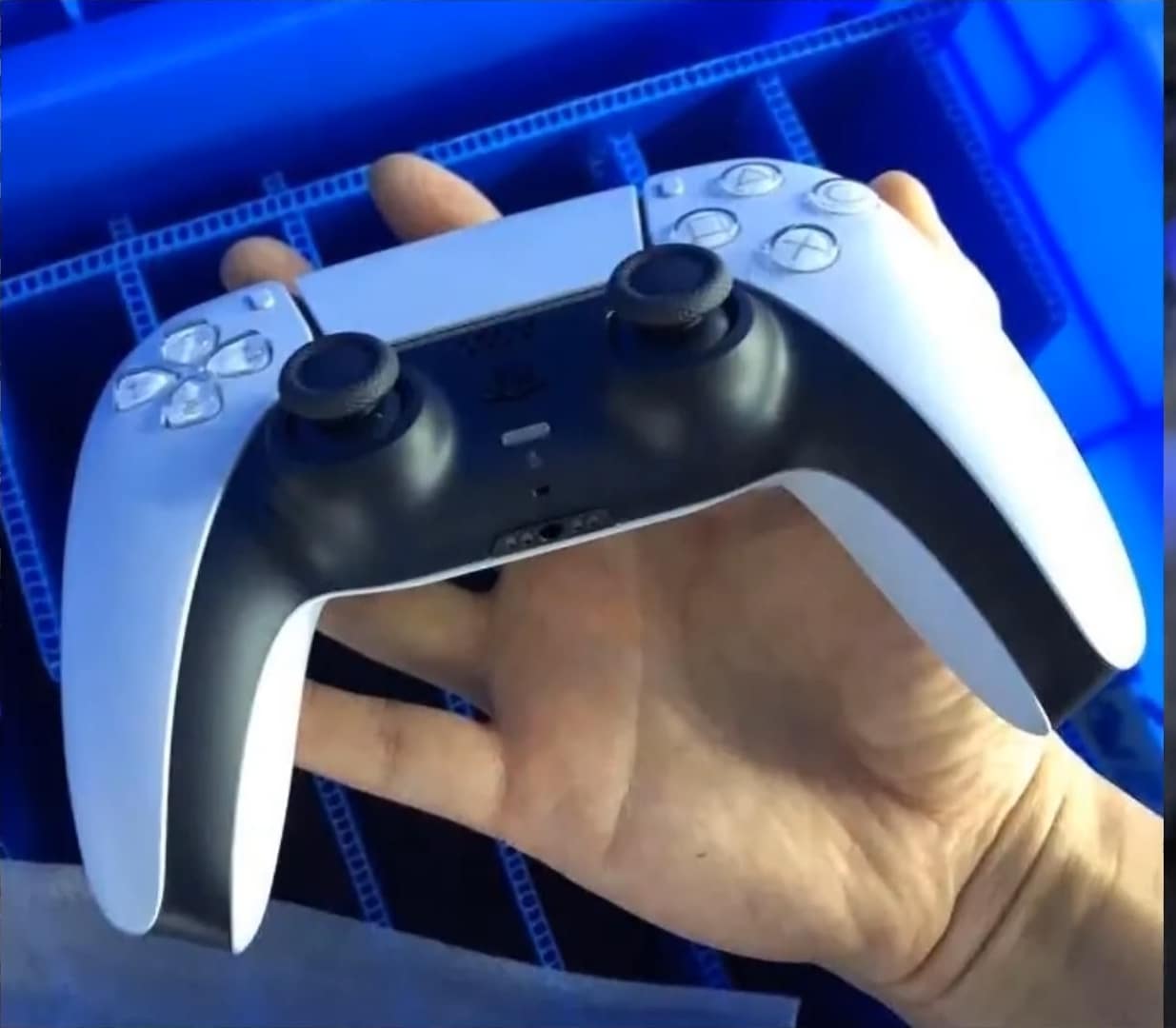 PS5-DualSense-Controller